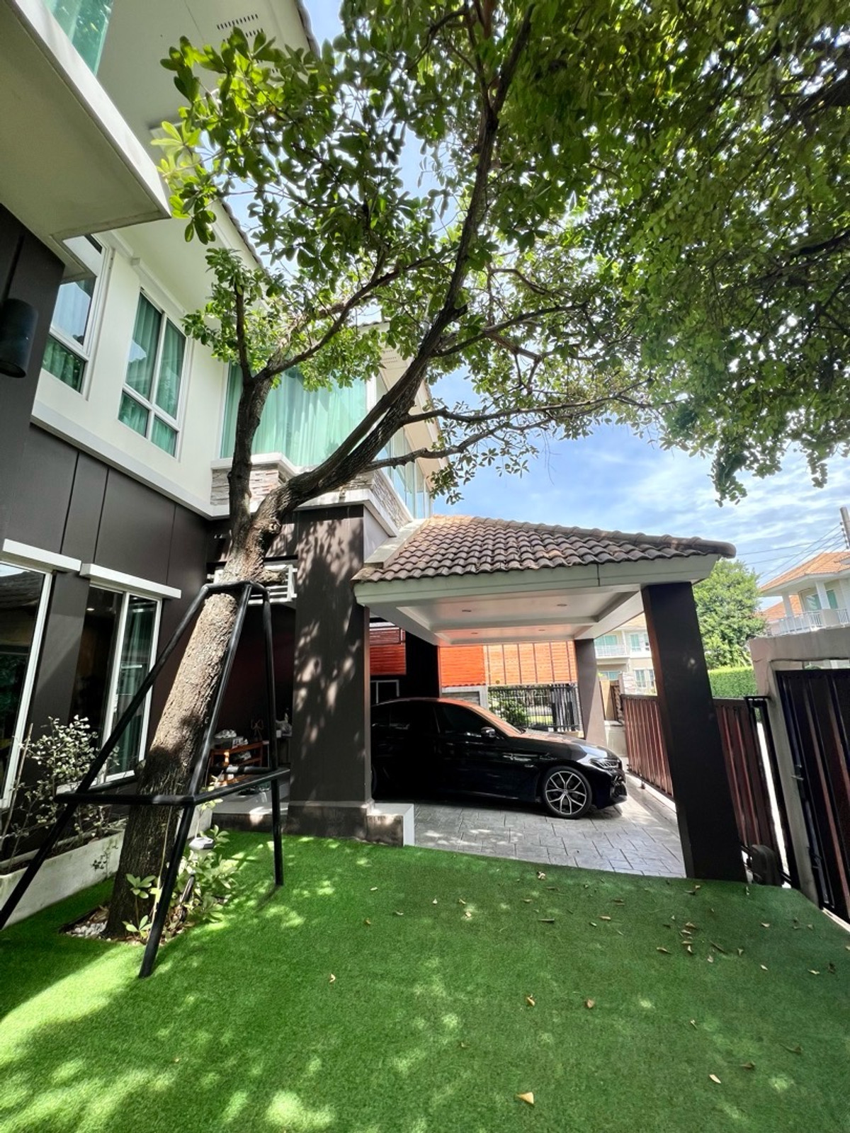 For SaleHouseNawamin, Ramindra : 🏡 [For Sale] Detached house, corner house, Delight @Scene Watcharaphon–Chatuchot (Delight @Scene Watcharaphon–Chatuchot), complete extension, with guest house. Just carry your bag and move in.