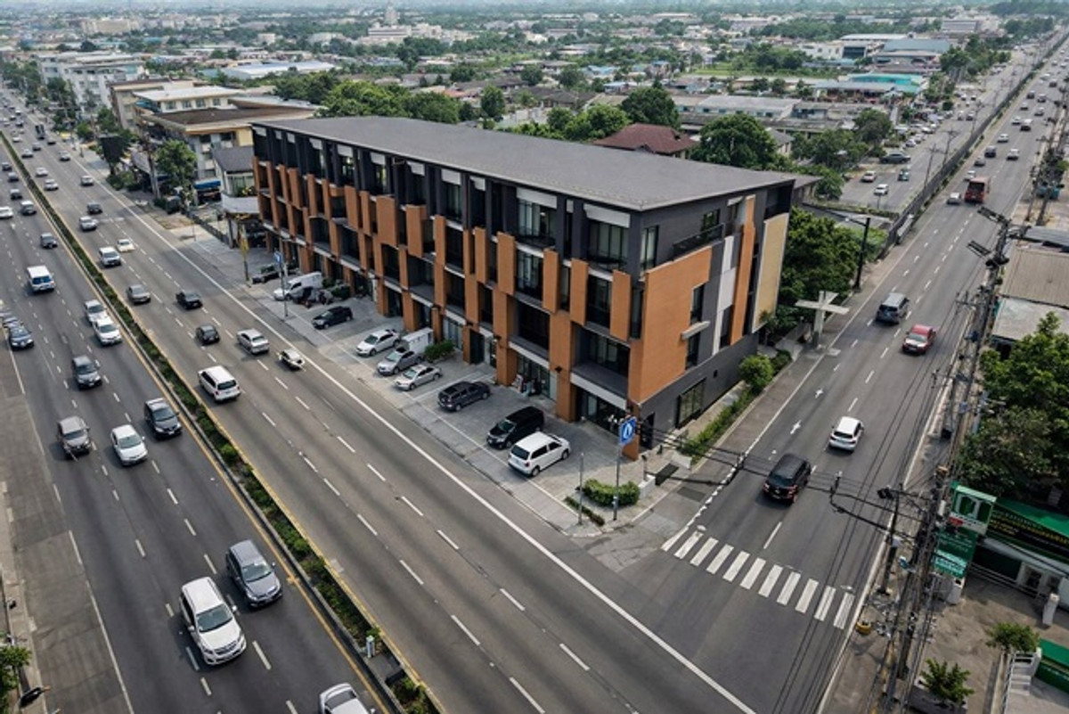 For RentShop HouseBang kae, Phetkasem : Luxurious European style 3.5 Storeys The cheapest Coffee shop tattoo parlor nail salon located on th