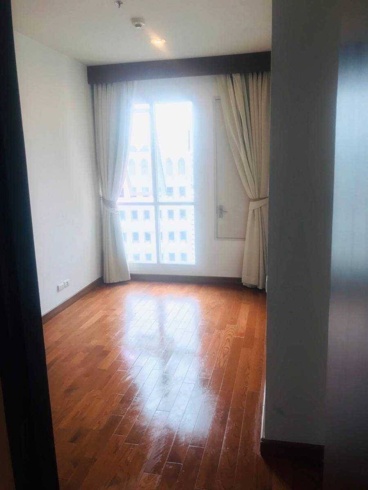 ให้เช่าคอนโดวิทยุ ชิดลม หลังสวน : หรูหรากลางชิดลม! 2 ห้องนอน 2 ห้องน้ำ 73 ตร.ม. พร้อมอยู่ ใกล้ BTS Chidlom, ตอบโจทย์ทุกไลฟ์สไตล์ เพียงเดือนละ 50,000 บาท!