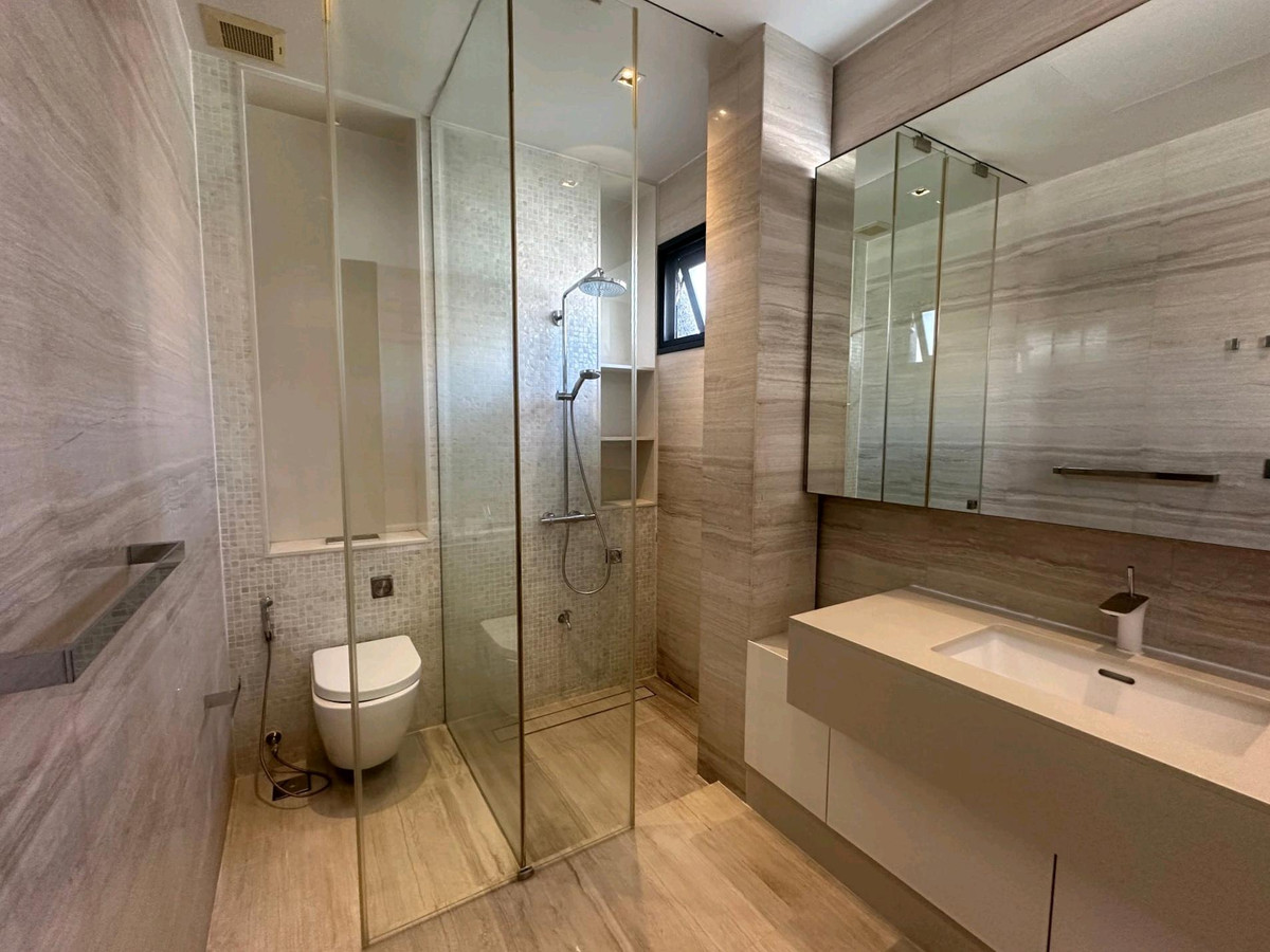 ให้เช่าบ้านพระราม 9 เพชรบุรีตัดใหม่ RCA : 🚩For Rent : Parc priva (พาร์ค พรีว่า) / 4bed, 5bath / 🔋🔌EV charger / Newly Renovated 