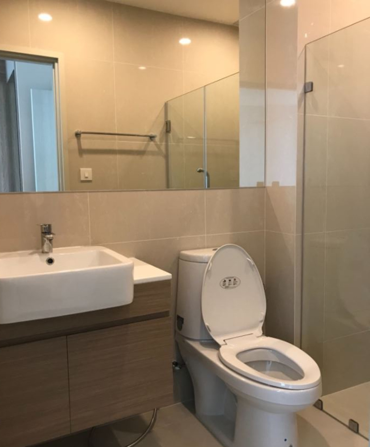 For RentCondoRatchadapisek, Huaikwang, Suttisan : !! Beautiful room for rent, Noble Revolve Ratchada 1 condo, near MRT Cultural Center.