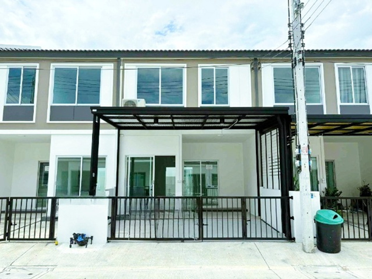 For RentTownhomePathum Thani,Rangsit, Thammasat : BigC KhlongSam 1.9km. Townhome for rent Baan Pruksa Vergin! Talad Thai 3.2km. Brand new fully furni