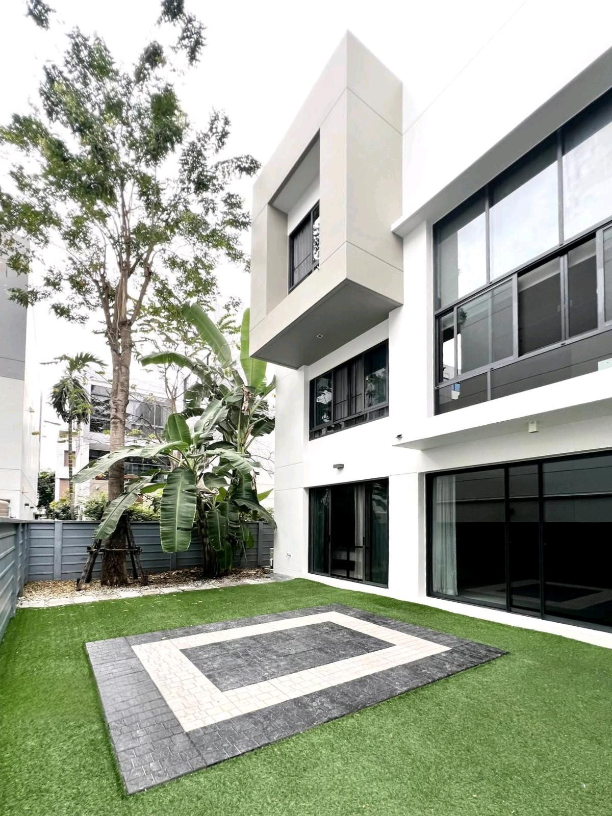 ให้เช่าบ้านพระราม 9 เพชรบุรีตัดใหม่ RCA : 🚩For Rent : Parc priva (พาร์ค พรีว่า) / 4bed, 5bath / 🔋🔌EV charger / Newly Renovated 