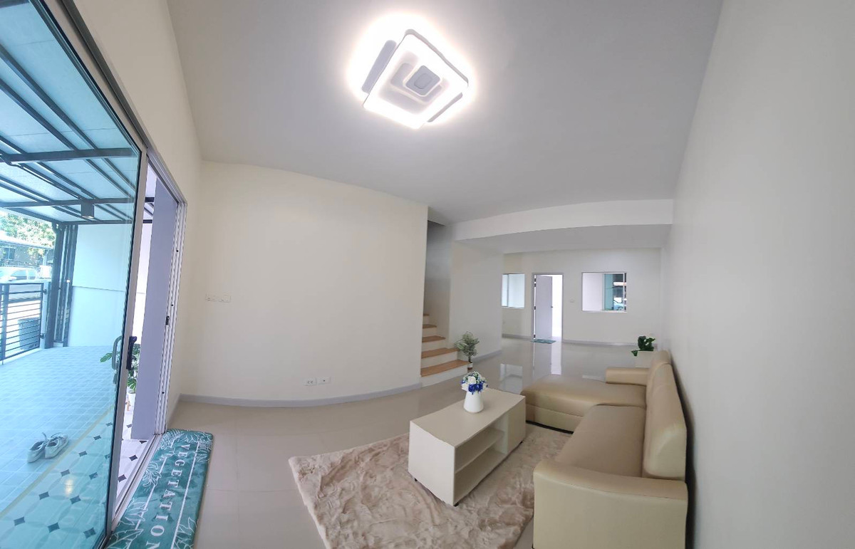 For SaleTownhomePathum Thani,Rangsit, Thammasat : Newly renovated townhouse for sale Ready to move in immediately 💥 Special price only 1.89 million baht 💥 Newly renovated house. The price is less than a million. Not easy to find in this area!