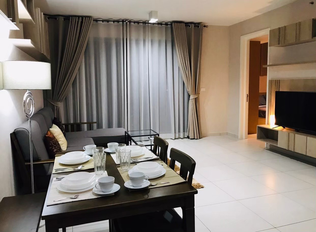 For RentCondoSukhumvit, Asoke, Thonglor : Condo for rent, Loft Ekkamai, 2 bedrooms - next to BTS, convenient for every trip.“