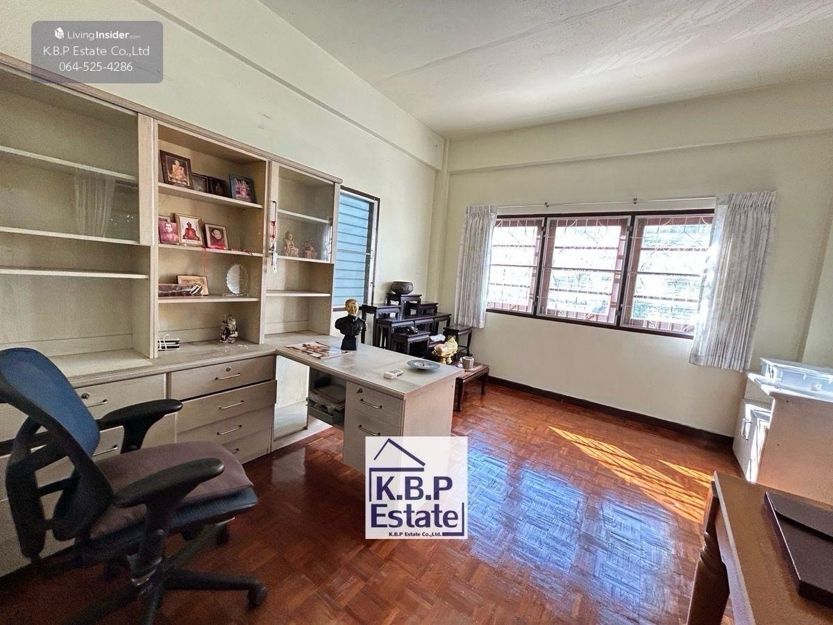 For RentTownhomeSathorn, Narathiwat : townhouse for rent(Coner House) 4Beds 4Baths 