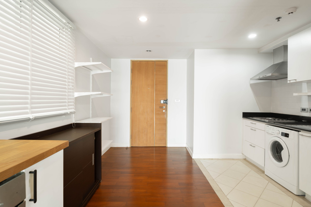 ขายคอนโดสีลม ศาลาแดง บางรัก : บ้าน สิริ สีลม - 2 Bedroom for Sale (ขาย) / HBH-ST-1