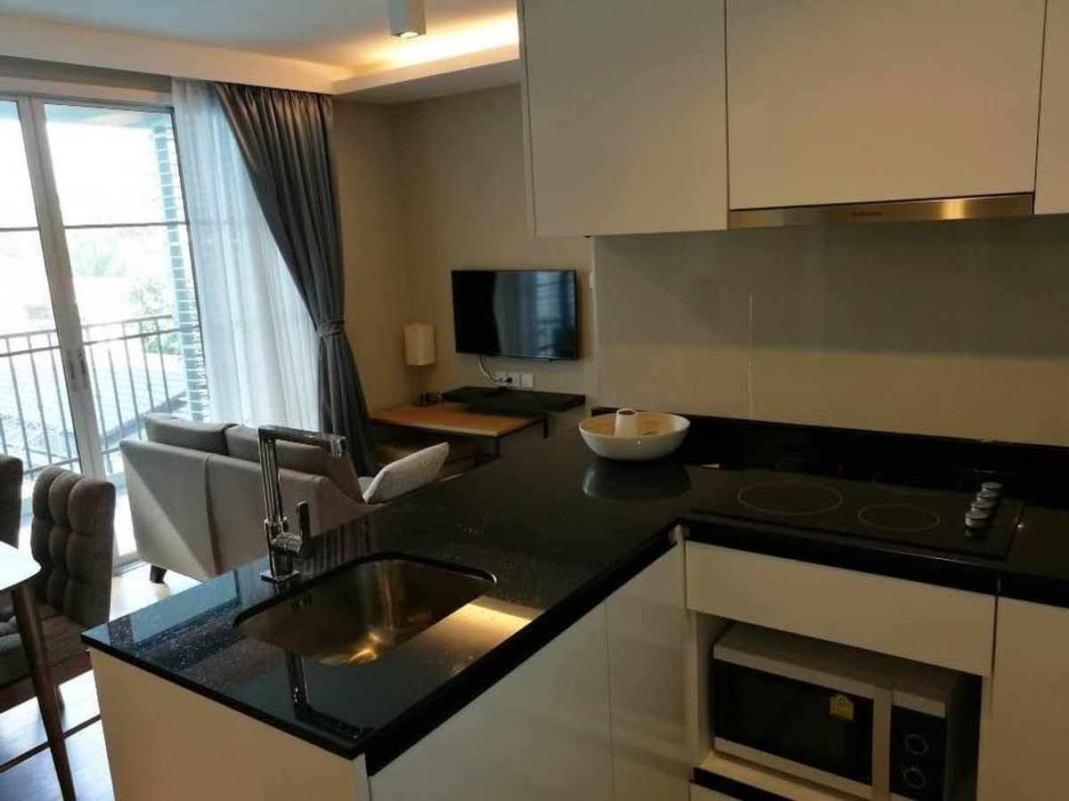 ให้เช่าคอนโดราชเทวี พญาไท : Maestro 12 45 sq.m. Please add LINE ID @806qphgn o8415o5483