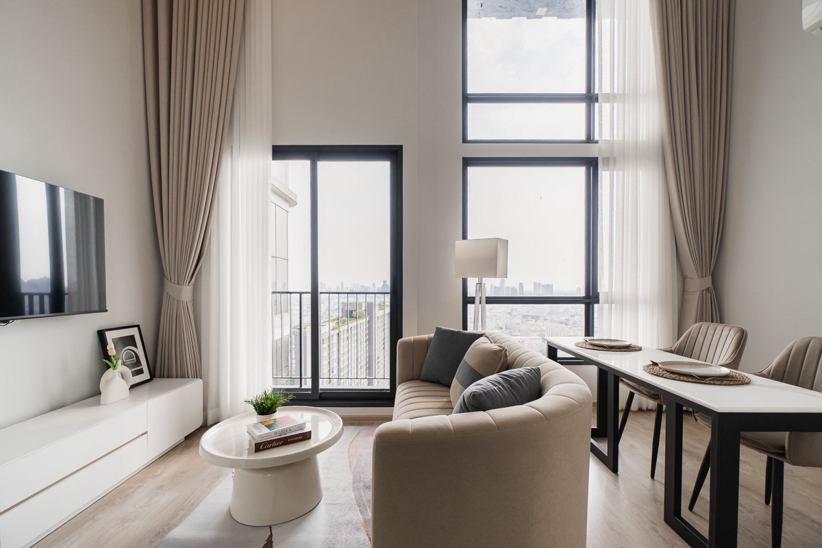 ให้เช่าคอนโดพระราม 9 เพชรบุรีตัดใหม่ RCA : 🟦🟩 [For Rent] The Tree Pattanakarn–Ekkamai | Duplex 1BR 40 sq.m | 28th Floor | 28,500 THB/Month | Ref: T2152 | LINE: @323gqmho 🟩🟦