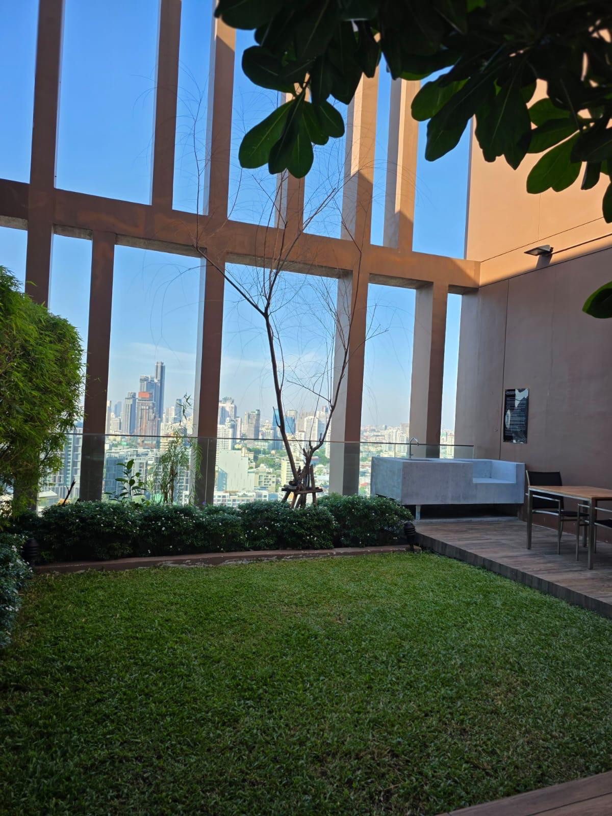 ให้เช่าคอนโดสุขุมวิท อโศก ทองหล่อ : 🔥ให้เช่าด่วน🔥The Lofts Ekkamai ห้อง Duplex รีโนเวทใหม่ ห้องสวย เฟอร์นิเจอร์ - เครื่องใช้ไฟฟ้าครบ พร้อมเข้าอยู่ ❗