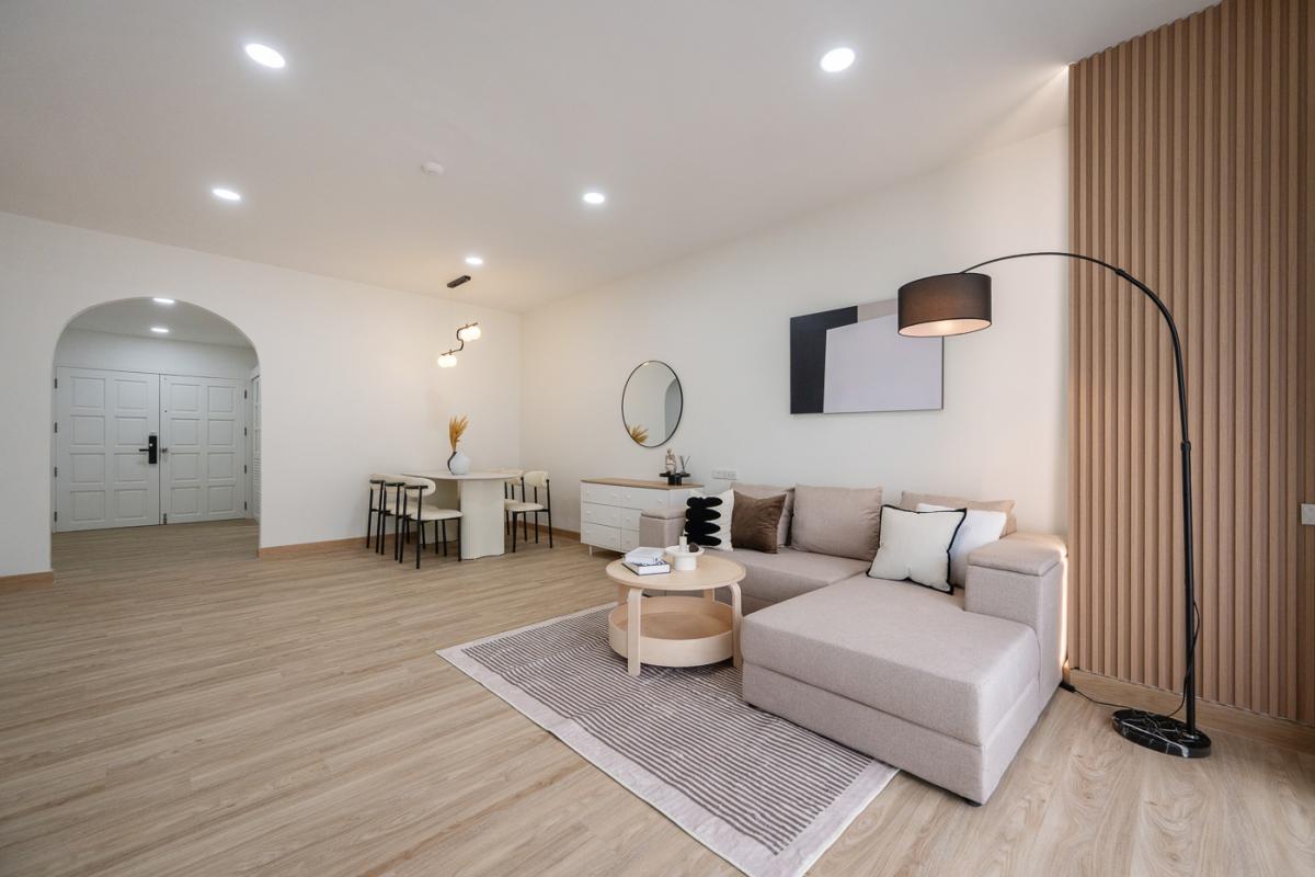 For SaleCondoPattanakan, Srinakarin : 🔥For Sale 🌟Newly Renovated 🧳Move-In Ready 🏢Condo Flora Ville 101.01 sq.m.