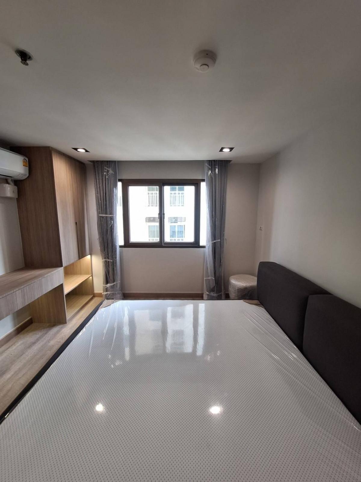 For RentCondoSukhumvit, Asoke, Thonglor : 28/01/2026, Luxury condo for rent, 3 bedrooms, 2 bathrooms, 119 sq.m., in the heart of Thonglor!Close to BTS/MSRT with fitness center and swimming pool, 60,000 baht per month.