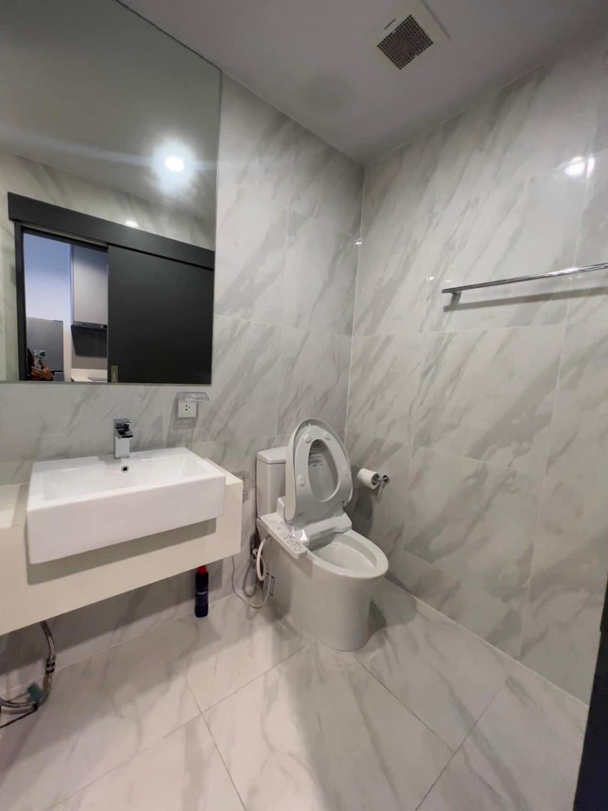 ให้เช่าคอนโดราชเทวี พญาไท : 12/02/2026, เช่า Ideo Mobi Rangnam สตูดิโอ 28 ตร.ม. ใจกลางเมือง ใกล้ BTS/MRT เริ่มเพียง 18,000 บาท/เดือน พร้อมสิ่งอำนวยความสะดวกครบครัน!