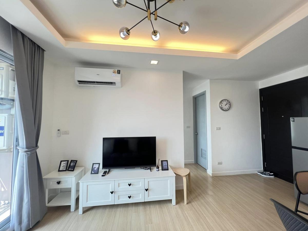 For RentCondoRama9, Petchburi, RCA : Luxury condo 1 bedroom in Thonglor area, near BTS for only 20,000 baht/month!Includes swimming pool, fitness center, and complete amenities!