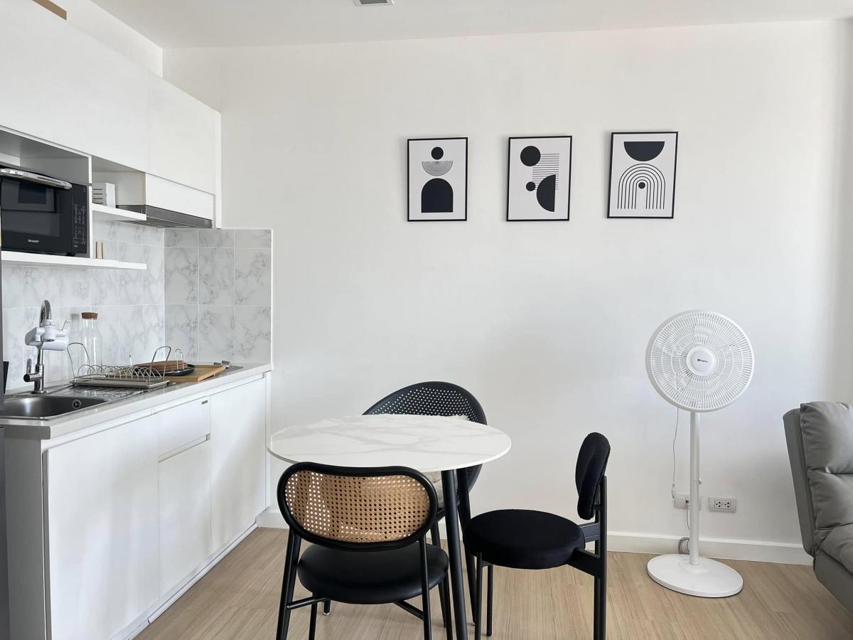 For RentCondoRama9, Petchburi, RCA : Luxury condo 1 bedroom in Thonglor area, near BTS for only 20,000 baht/month!Includes swimming pool, fitness center, and complete amenities!