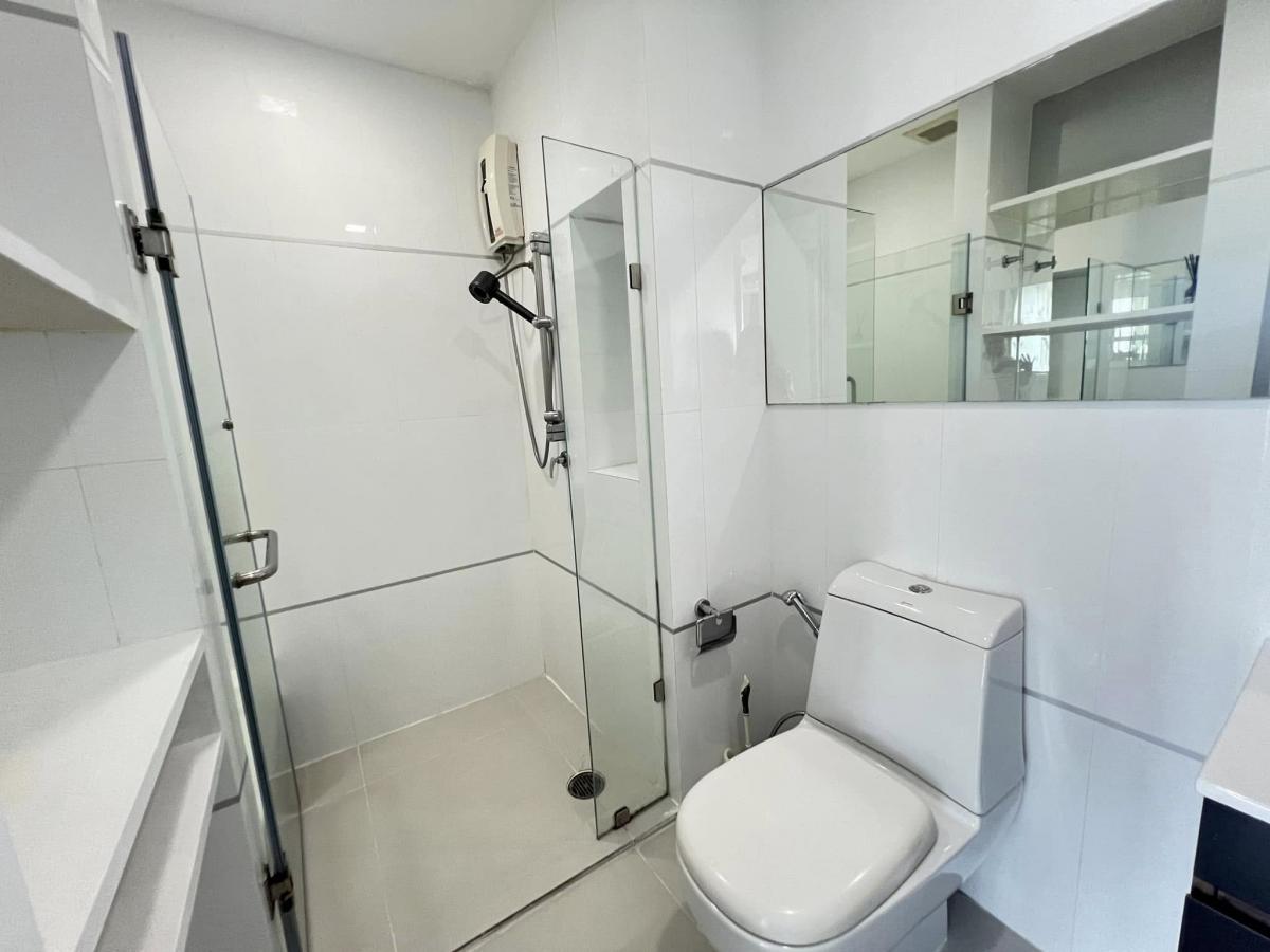 For RentCondoRama9, Petchburi, RCA : Luxury condo 1 bedroom in Thonglor area, near BTS for only 20,000 baht/month!Includes swimming pool, fitness center, and complete amenities!