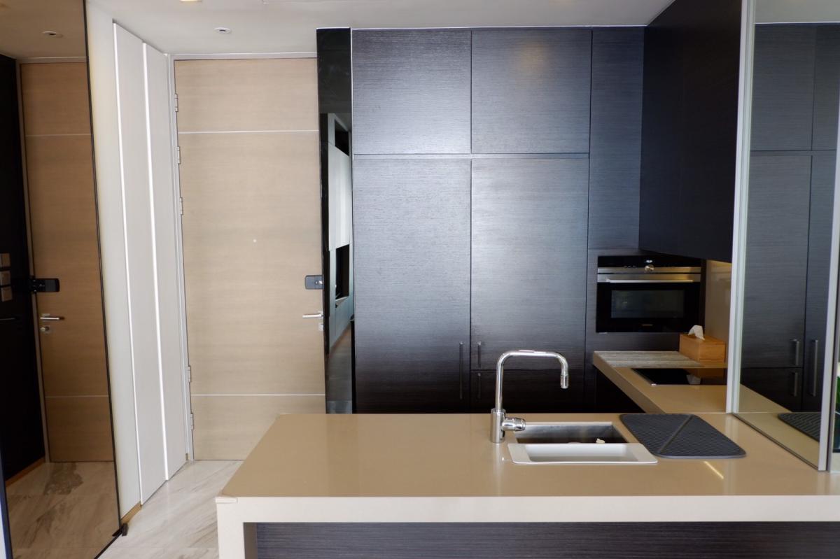 For RentCondoSilom, Saladaeng, Bangrak : Rent a condo Saladaeng One 1 bedroom 50 sqm. near BTS Lumpini!With swimming pool, fitness, 24-hour security. Price 45,000 THB/month.