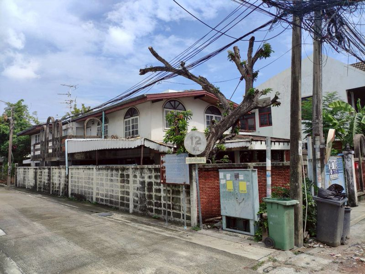 ขายบ้านนนทบุรี บางใหญ่ บางบัวทอง : ขายบ้านเดี่ยว 2 ชั้น หลังมุม ใกล้เดอะมอลล์งามวงศ์วาน เนื้อที่ 65 ตารางวา แขวงบางเขน เขตเมืองนนทบุรี จังหวัดนนทบุรี