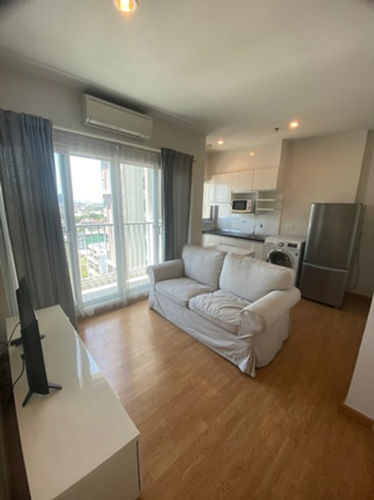 For RentCondoBang kae, Phetkasem : Cheap rent 12,000 baht ** 1 bedroom ** Condo The Parkland Phetkasem ** next to the BTS, second house ** 088-398-3835 MR.BOAT