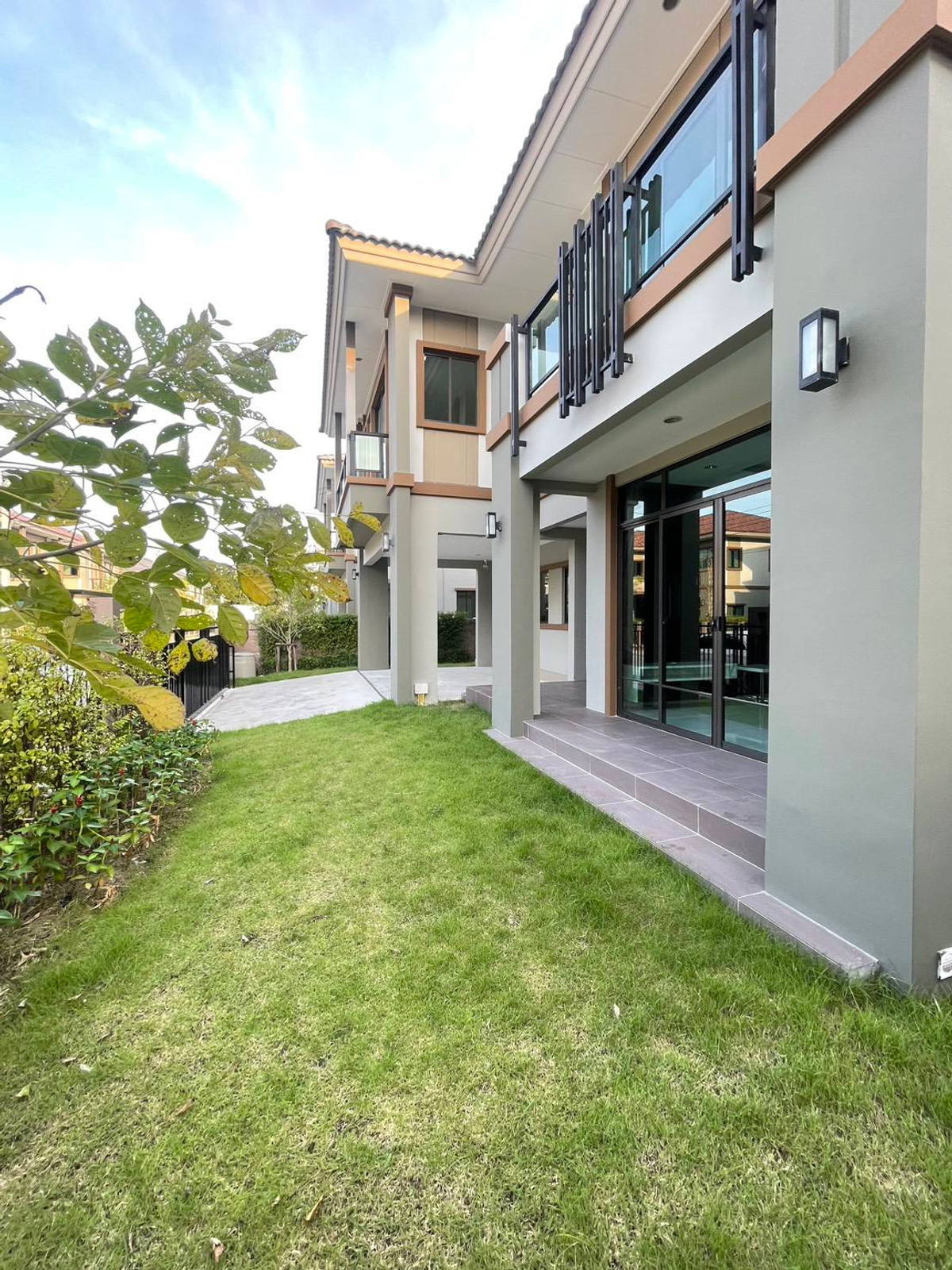 ขายบ้านพัฒนาการ ศรีนครินทร์ : 75ตรว 3นอน5น้ำ บ้านเดี่ยว 2 ชั้น ภัสสร เพรสทีจ บางนา-สุวรรณภูมิ 