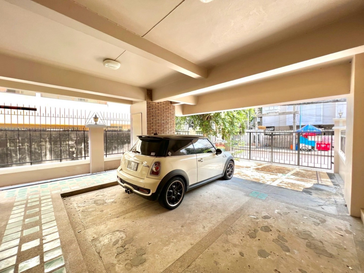 ให้เช่าโฮมออฟฟิศนานา : ให้เช่า โฮมออฟฟิศ นานา สุขุมวิท สวนเบญจกิติ ใกล้ รถไฟฟ้า BTS ใกล้ ทางด่วน และ เพลินจิต | จอดรถได้ 4 คัน