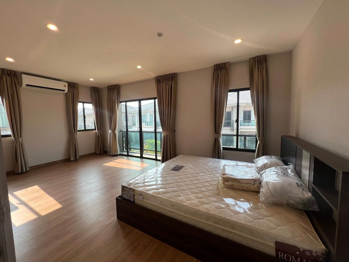 For RentHousePattanakan, Srinakarin : For rent, 52 sq m, 3 bedrooms, 3 bathrooms, 2-story detached house, Passorn Prestige Bangna-Suvarnabhumi.