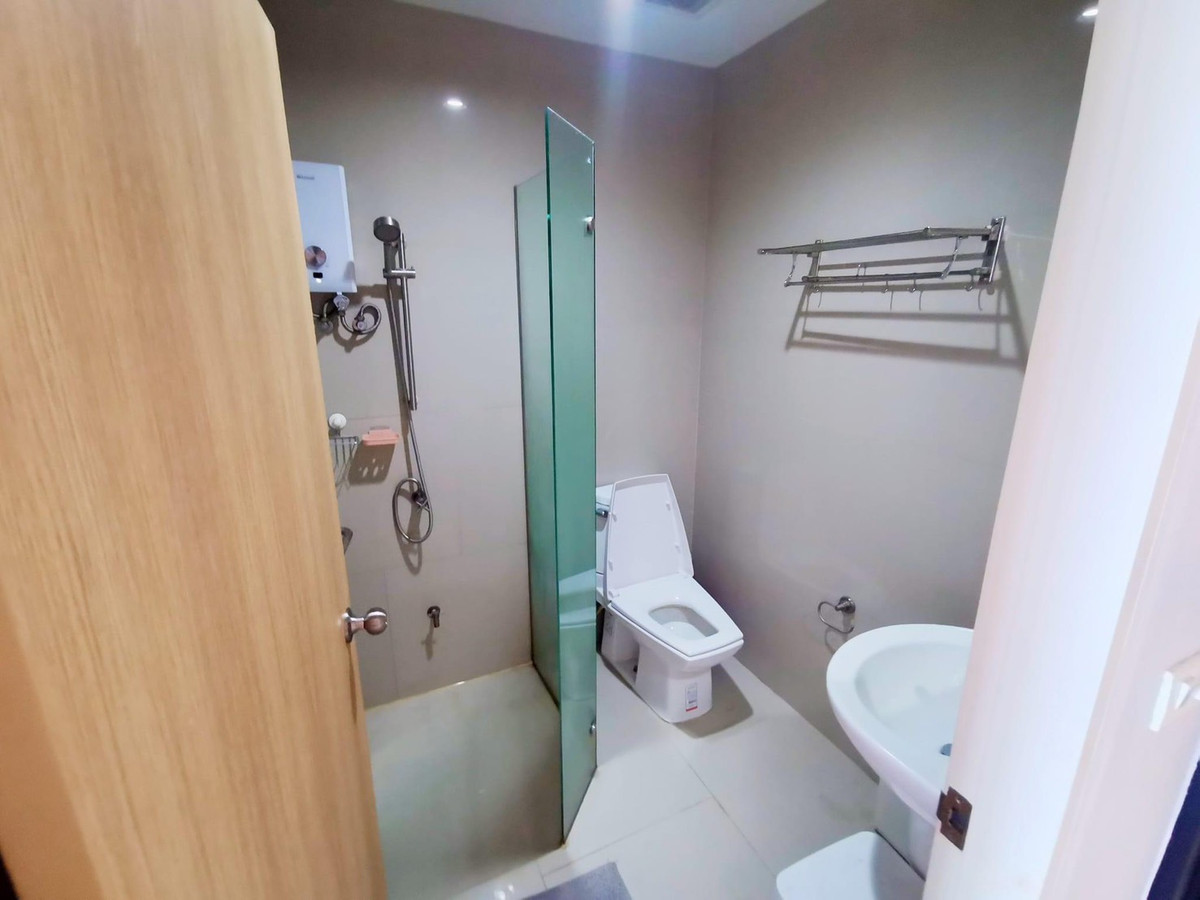 ขายคอนโดลาดพร้าว เซ็นทรัลลาดพร้าว : ขายด่วน! ราคาดีมากกก the issara ladprao ชั้นสูง ทิศใต้นะคะ วิวดีมาก ใกล้ MRT ลาดพร้าว ทำเลดี ห้องหายาก สะดวกสบาย ใกล้ห้างเซนทรัลลาดพร้าว BIG C ลาดพร้าว สนใจติดต่อ 0876358339 K.นาง 