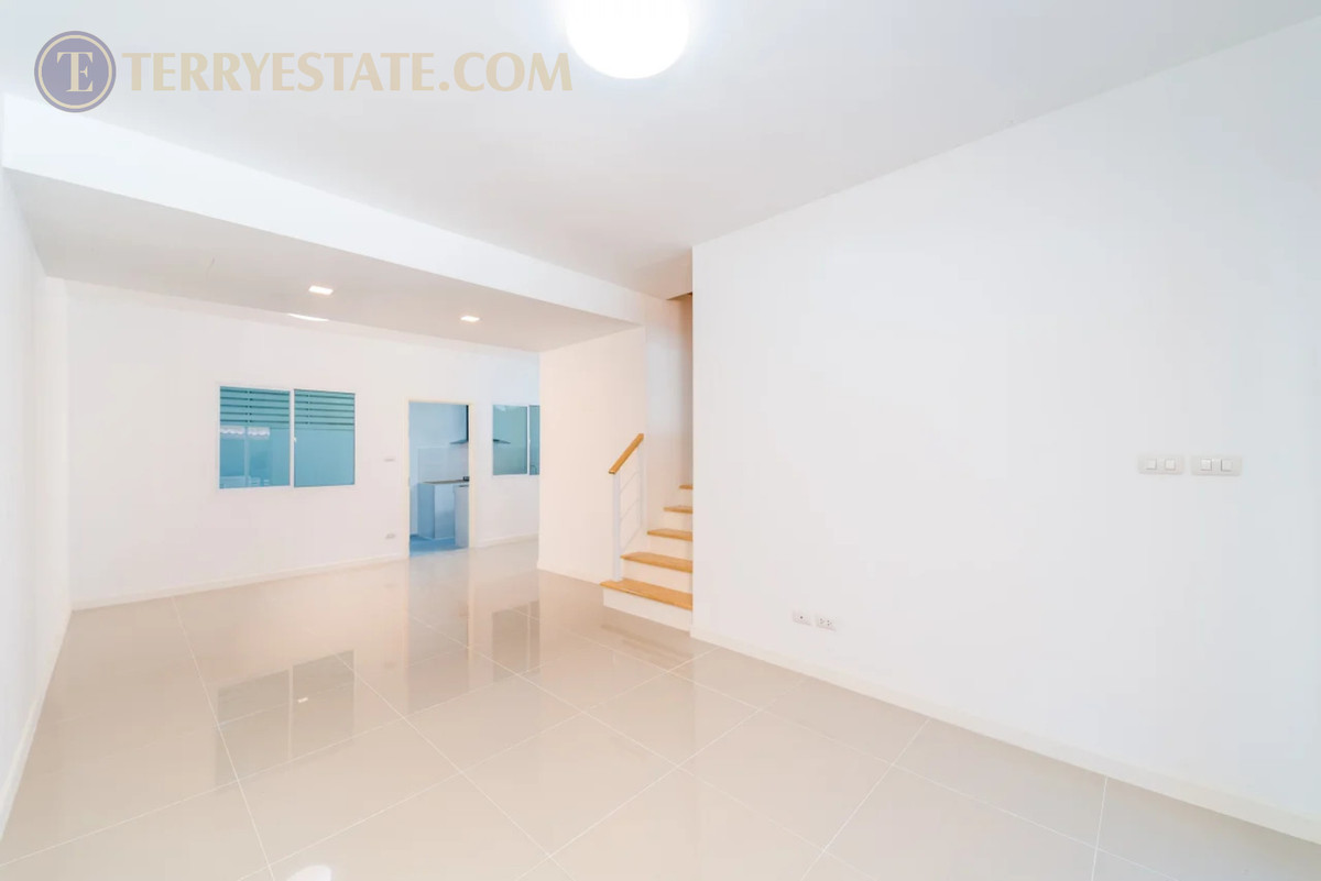 ขายทาวน์โฮมนวมินทร์ รามอินทรา : ขายทาวน์โฮม 2 ชั้น พฤกษา ไพร์ม 94 วัชรพล–สายไหม ขนาด 17.8 ตร.วา บ้านน่าอยู่ บรรยากาศสงบ ใกล้เมือง