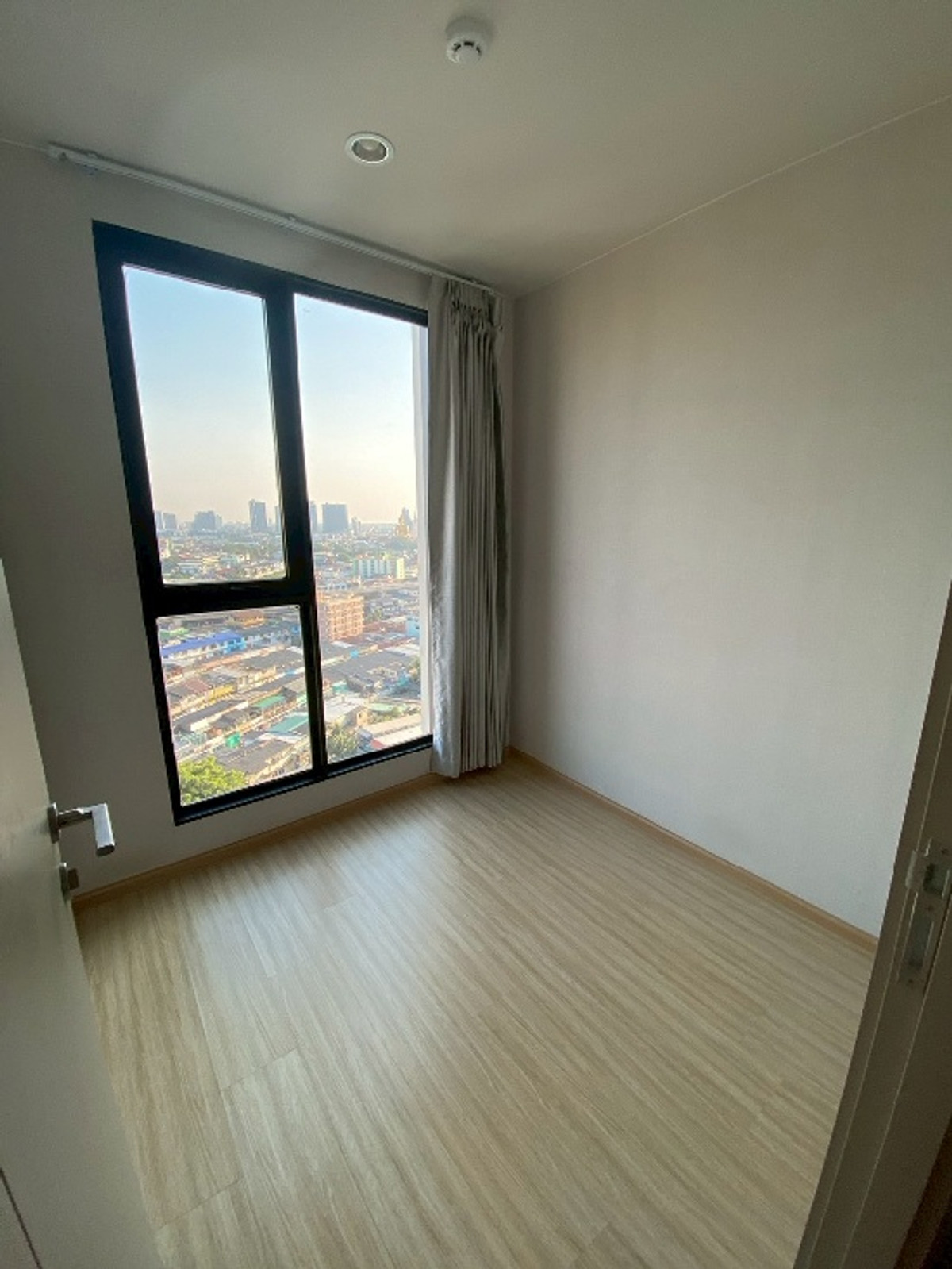 ให้เช่าคอนโดท่าพระ ตลาดพลู วุฒากาศ : เช่าถูก 15,000 บาท ** 2 Bed ** เดอะ ไพรเวซี่ ท่าพระ อินเตอร์เชนจ์ ** ติดรถไฟฟ้า แยกท่าพระ ** 088-398-3835 MR.BOAT