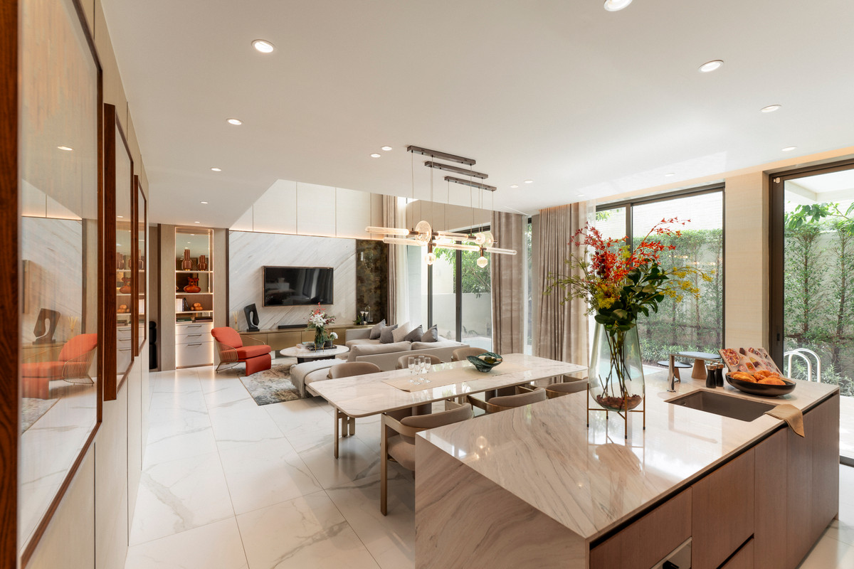 For SaleHousePattanakan, Srinakarin : Park Heritage Phatthanakan 20 Ready-to-Move-In Detached House with Spacious Layout Please call: 082-894-4624