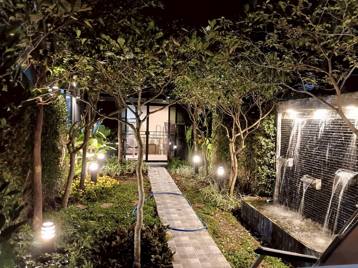 ให้เช่าทาวน์โฮมนนทบุรี บางใหญ่ บางบัวทอง : ทาวน์โฮม หลังมุม ร่มรื่น สไตล์บาหลี อยู่ใกล้ส่วนกลาง มีที่ชาร์จรถ EV ใกล้เซ็นทรัล เวสเกต