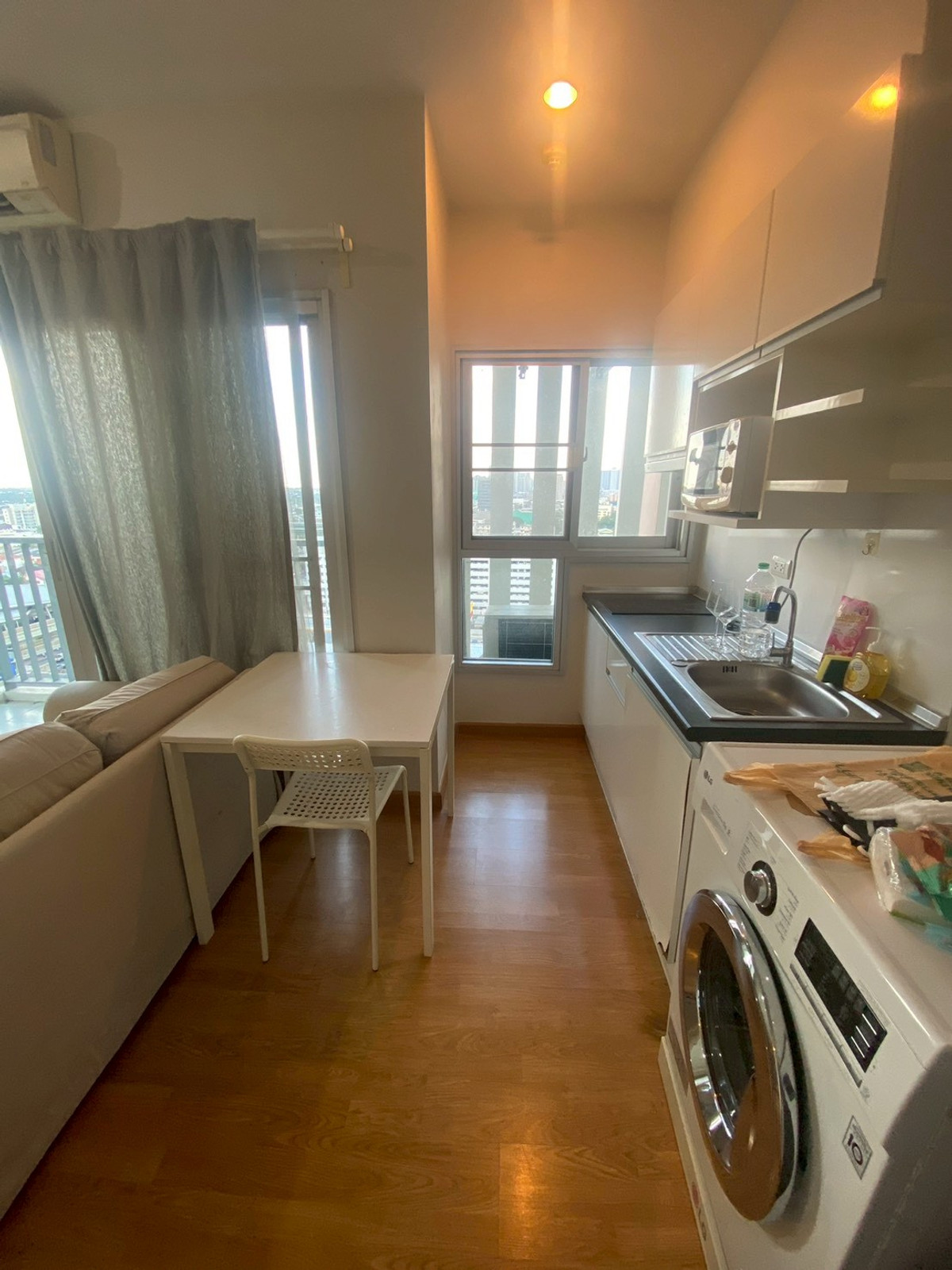 For RentCondoBang kae, Phetkasem : Cheap rent 12,000 baht ** 1 bedroom ** Condo The Parkland Phetkasem ** next to the BTS, second house ** 088-398-3835 MR.BOAT