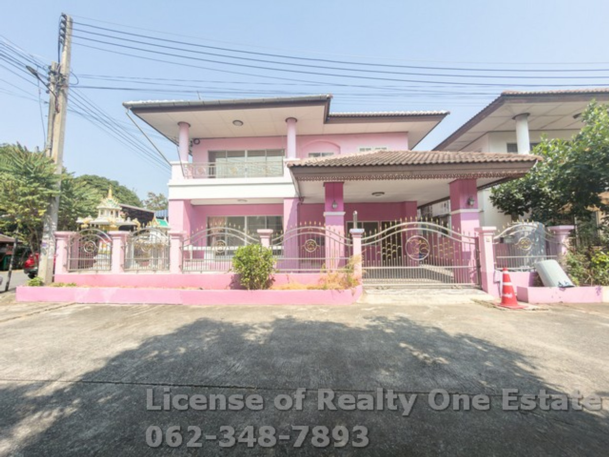For SaleHousePathum Thani,Rangsit, Thammasat : Urgent sale! Corner detached house "Extra large land" 88.6 sq m. Sap Muen Saen Village (Pathum Thani - Lat Lum Kaeo) can be extended to your hearts content.