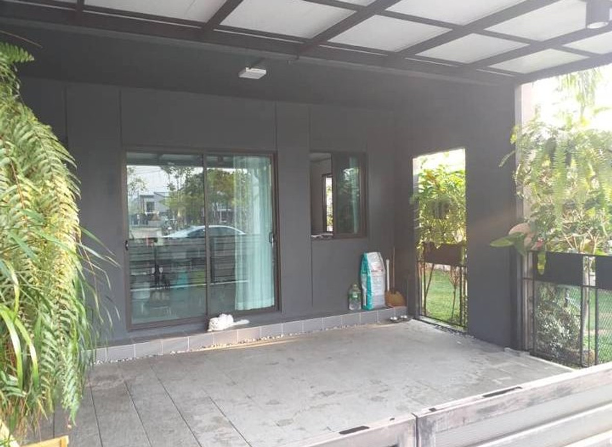 ให้เช่าทาวน์โฮมนนทบุรี บางใหญ่ บางบัวทอง : ทาวน์โฮม หลังมุม ร่มรื่น สไตล์บาหลี อยู่ใกล้ส่วนกลาง มีที่ชาร์จรถ EV ใกล้เซ็นทรัล เวสเกต