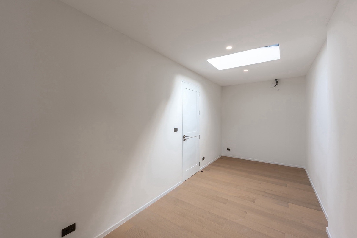 For SaleTownhomeSathorn, Narathiwat : Townhouse in Central City Location on Chan Road Near Business and Shopping Districts