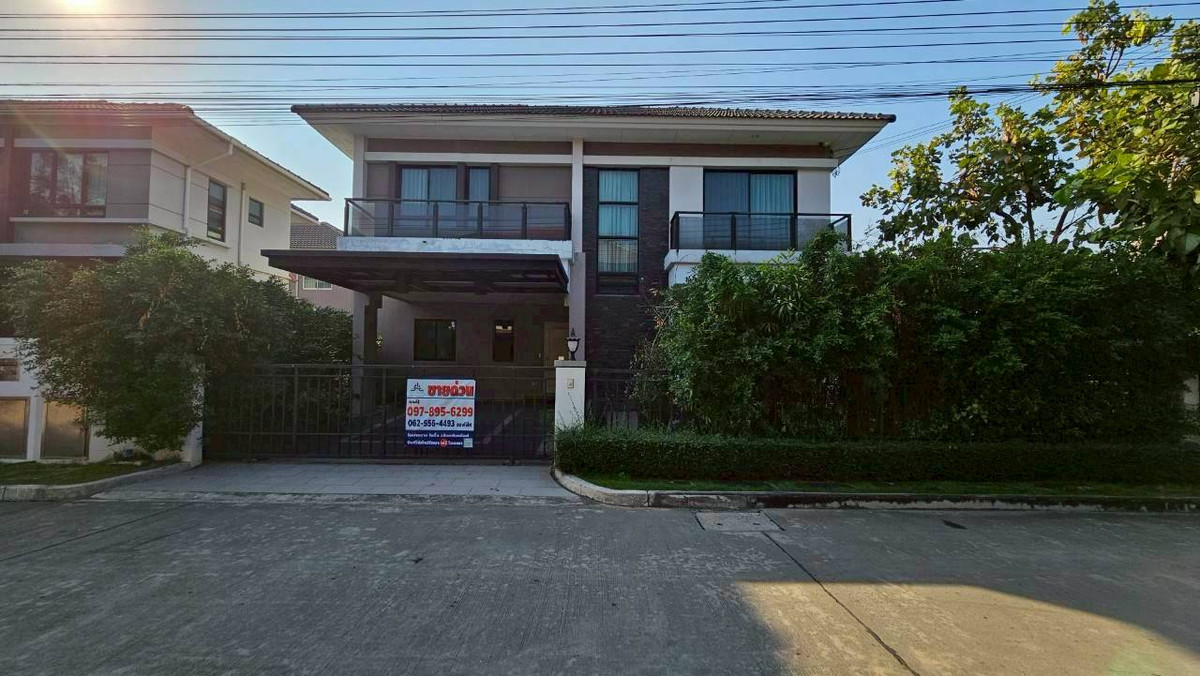 ขายบ้านนวมินทร์ รามอินทรา : [ขายด่วน!] บ้านเดี่ยวหลังริม 54 ตรว. ติดสวน ไลฟ์ บางกอก บูเลอวาร์ด รามอินทรา ทำเลต้นโครงการ ตกแต่งสวย พร้อมอยู่ ใกล้ Fashion Island และรถไฟฟ้าสายสีชมพู