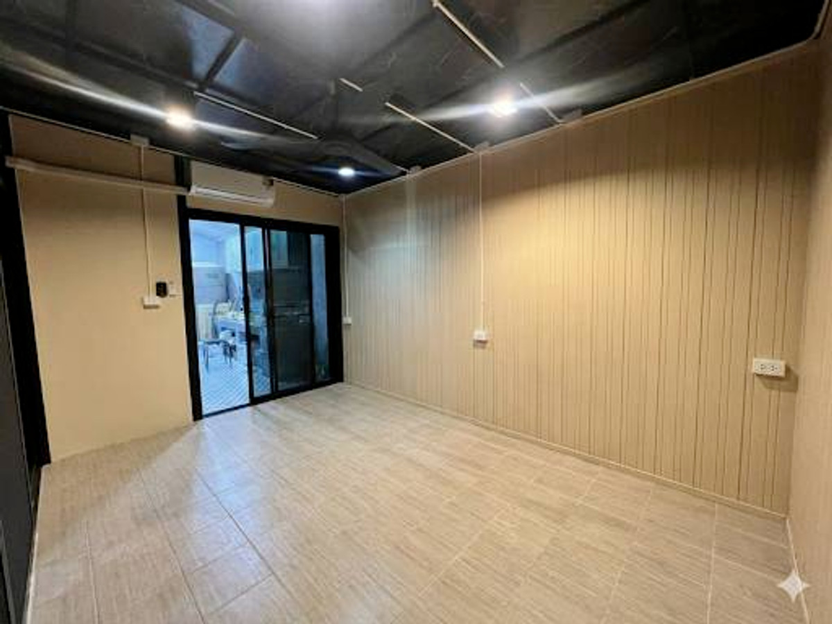 ให้เช่าทาวน์โฮมนนทบุรี บางใหญ่ บางบัวทอง : ทาวน์โฮม หลังมุม ร่มรื่น สไตล์บาหลี อยู่ใกล้ส่วนกลาง มีที่ชาร์จรถ EV ใกล้เซ็นทรัล เวสเกต