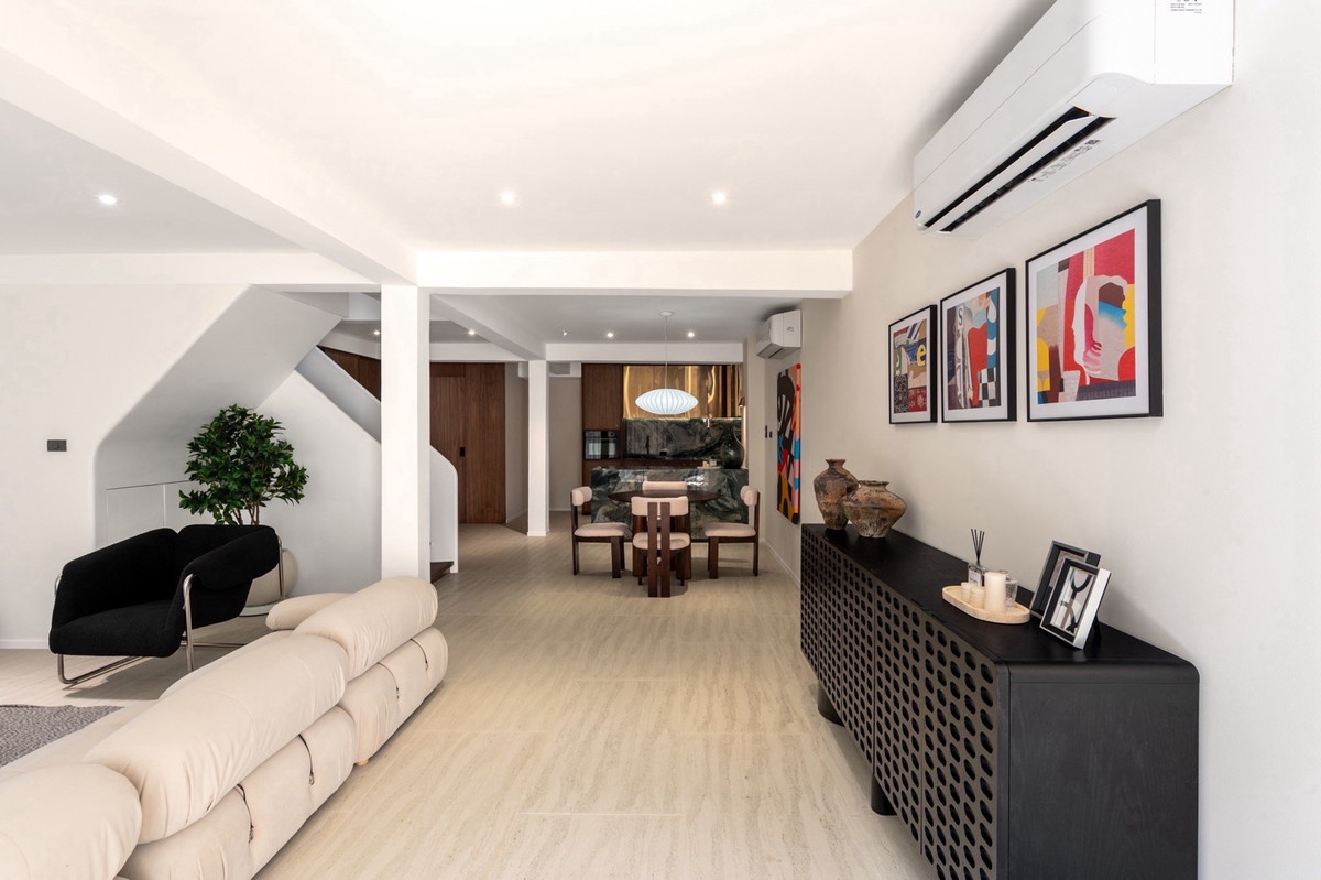 For SaleTownhomeSathorn, Narathiwat : Townhouse in Central City Location on Chan Road Near Business and Shopping Districts