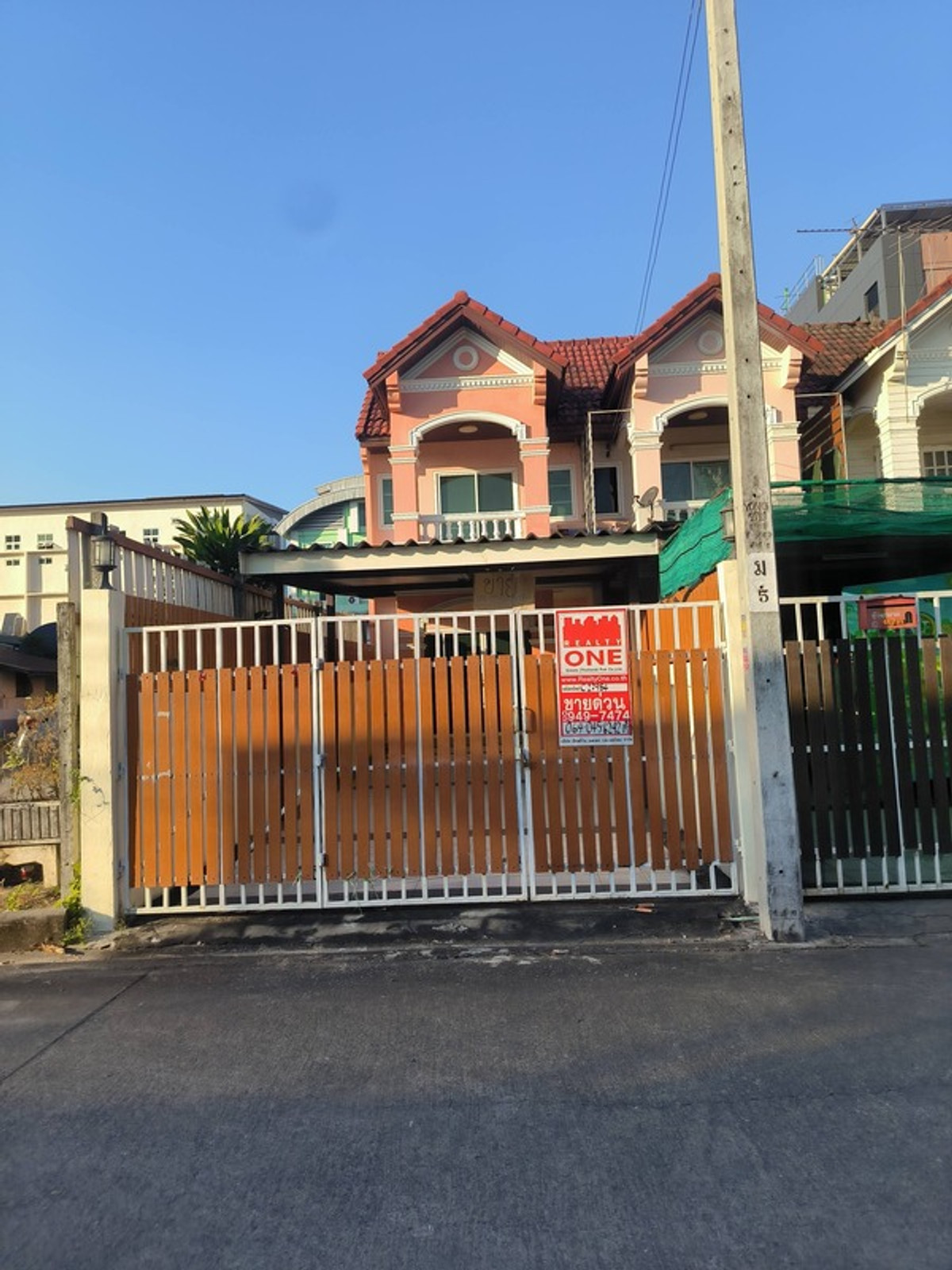 ขายทาวน์โฮมนวมินทร์ รามอินทรา : รีโนเวตใหม่ทั้งหลัง! ทาวน์เฮ้าส์ 2 ชั้น ทำเลดี นวมินทร์ 74