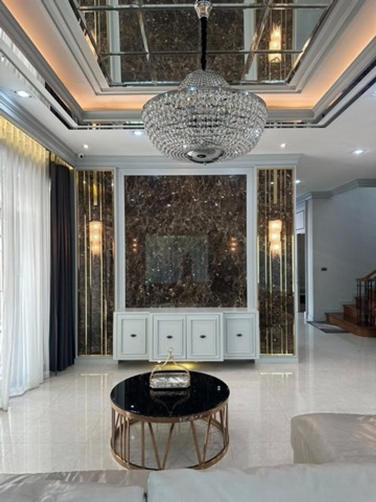 For RentHouseLadkrabang, Suwannaphum Airport : HR3194 Sell or rent a luxury detached house, Two Grand Monaco Bangna Wongwaen Project, fully furnished, ready to move in.