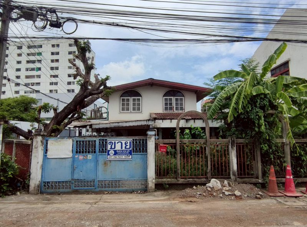 ขายบ้านนนทบุรี บางใหญ่ บางบัวทอง : ขายบ้านเดี่ยว 2 ชั้น หลังมุม ใกล้เดอะมอลล์งามวงศ์วาน เนื้อที่ 65 ตารางวา แขวงบางเขน เขตเมืองนนทบุรี จังหวัดนนทบุรี