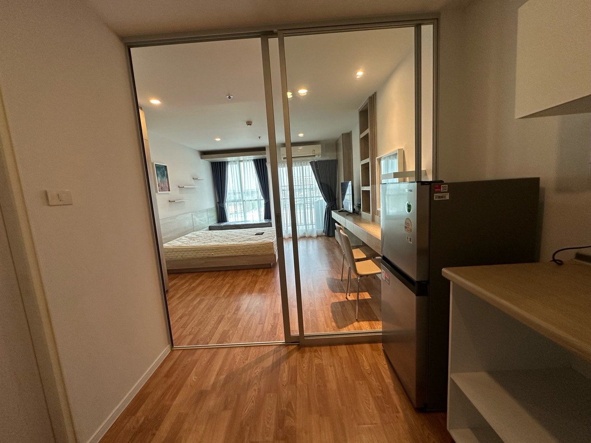 ให้เช่าคอนโดปิ่นเกล้า จรัญสนิทวงศ์ : ให้เช่า คอนโด ลุมพินี พาร์ค บรม-สิรินธร
 ตึก C ชั้น 6. ขนาด 29 ตร.ม. 
ราคา 10,000 บาท  