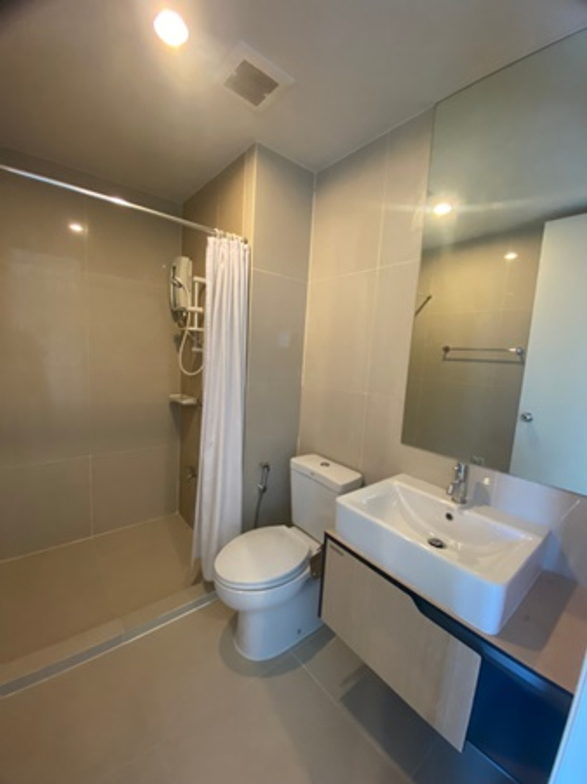 For RentCondoBang kae, Phetkasem : Cheap rent 12,000 baht ** 1 bedroom ** Condo The Parkland Phetkasem ** next to the BTS, second house ** 088-398-3835 MR.BOAT