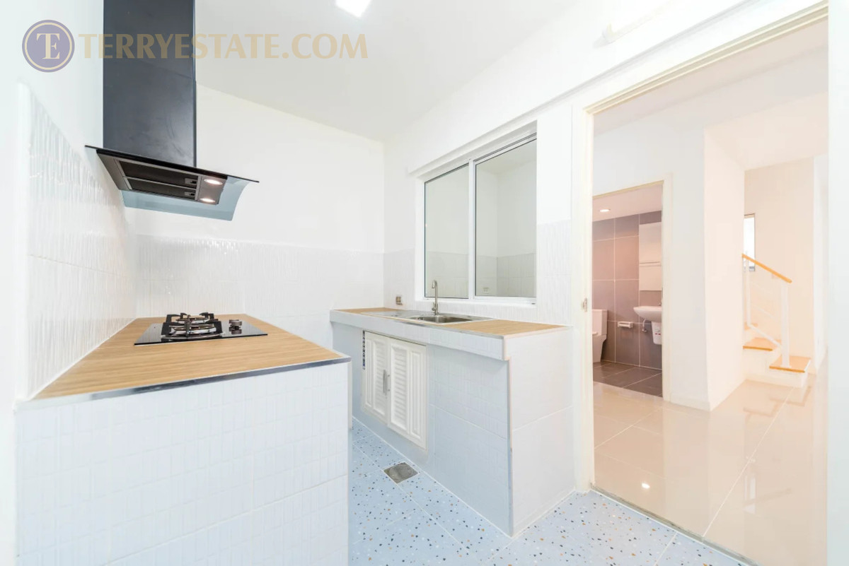 ขายทาวน์โฮมนวมินทร์ รามอินทรา : ขายทาวน์โฮม 2 ชั้น พฤกษา ไพร์ม 94 วัชรพล–สายไหม ขนาด 17.8 ตร.วา บ้านน่าอยู่ บรรยากาศสงบ ใกล้เมือง