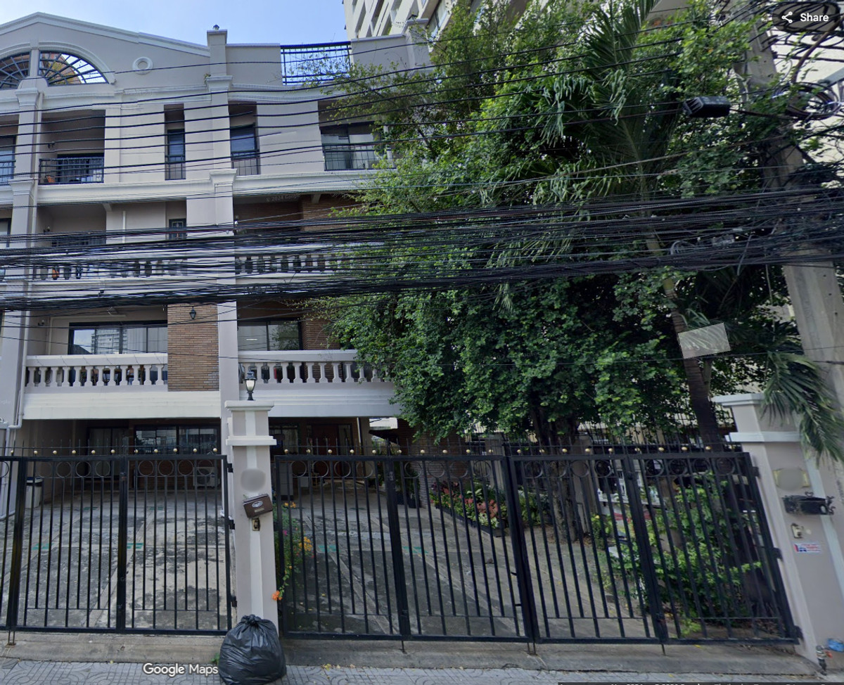 For RentRetail SpaceNana, North Nana,Sukhumvit13, Soi Nana : 5-Story Home for Rent Nana & Benjakitti Park Ideal for Office Airbnb