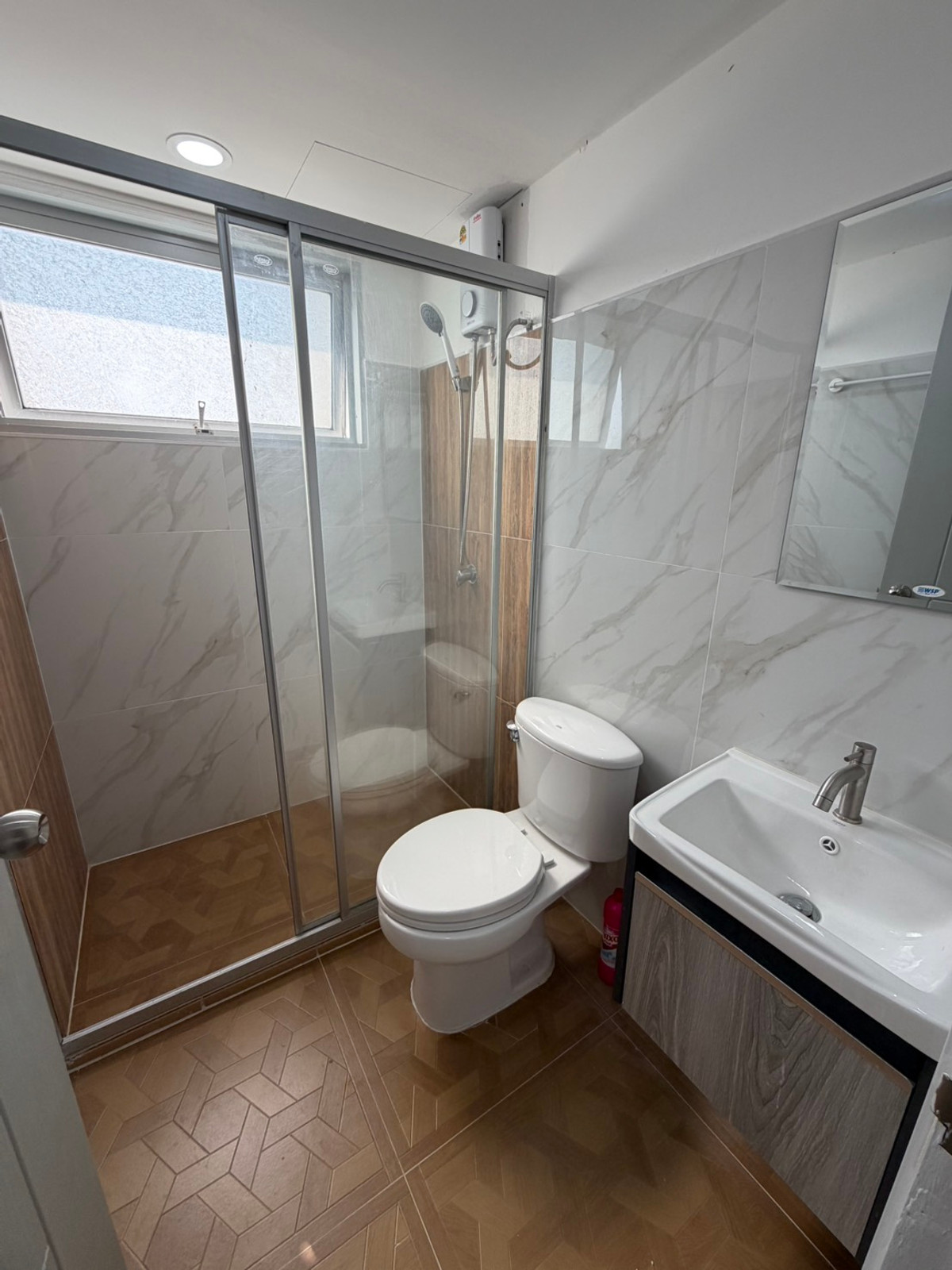 For RentCondoPattanakan, Srinakarin : Condo for rent, Supalai Park Srinakarin, beautiful room, decorated, fully furnished, ready to move in.