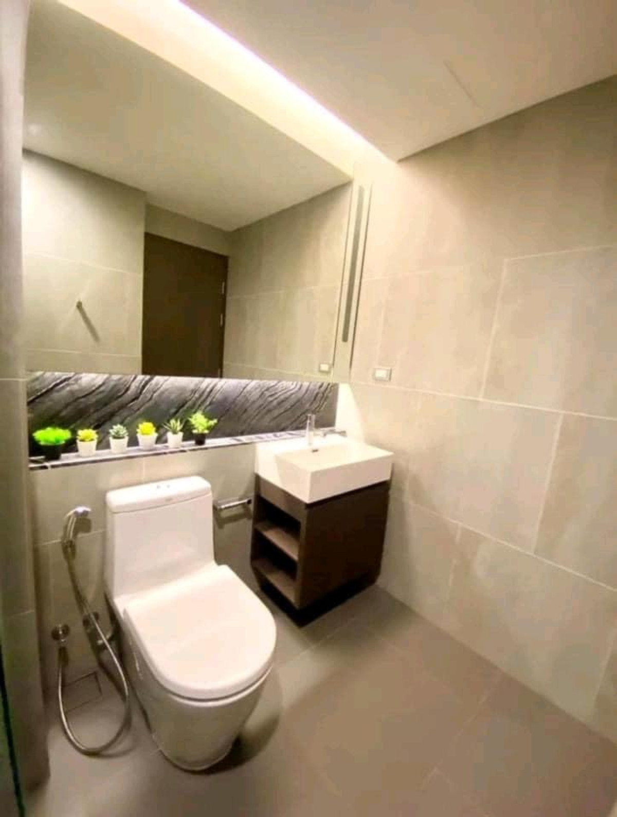 For RentCondoSukhumvit, Asoke, Thonglor : 📌For RENT | The Lumpini 24 - 1BR (30 sqm) 25,000 THB/month