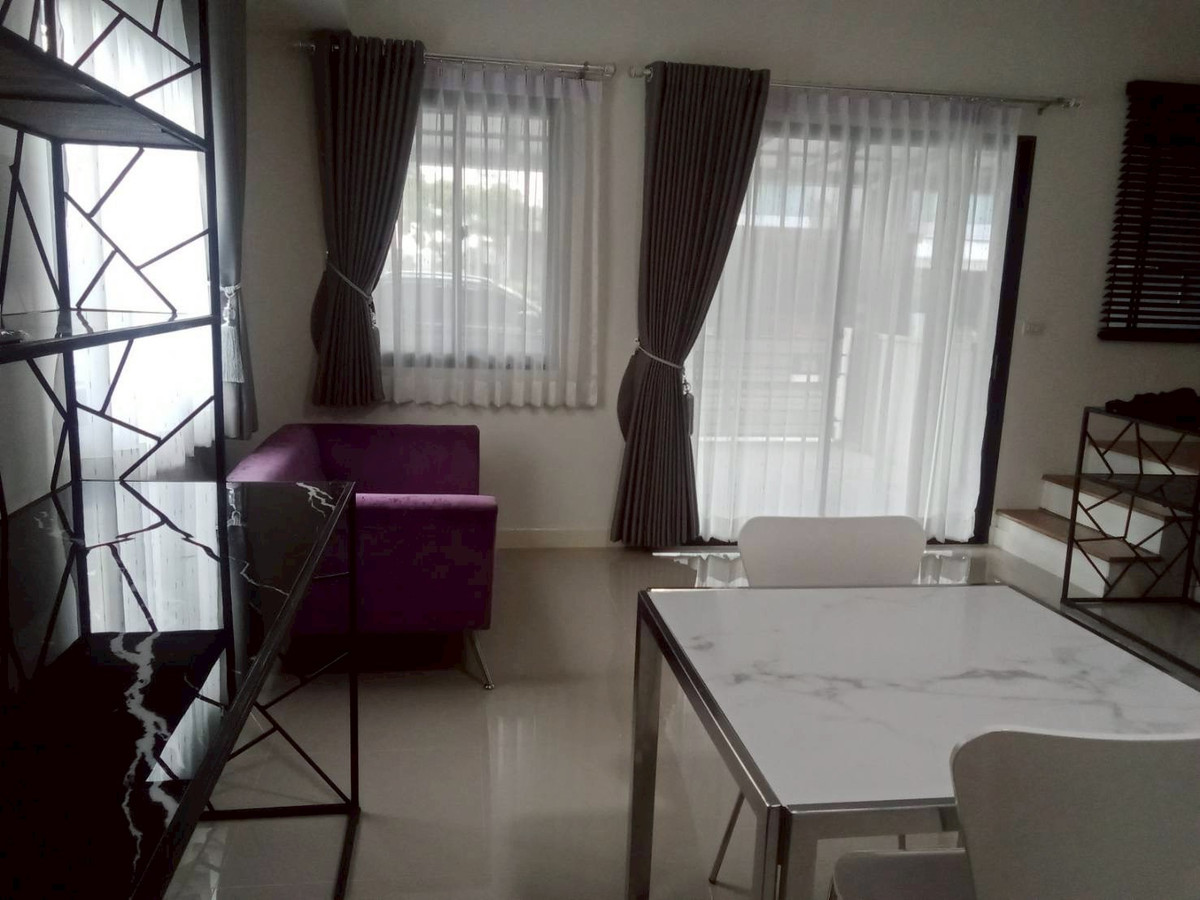 ให้เช่าทาวน์โฮมนนทบุรี บางใหญ่ บางบัวทอง : ทาวน์โฮม หลังมุม ร่มรื่น สไตล์บาหลี อยู่ใกล้ส่วนกลาง มีที่ชาร์จรถ EV ใกล้เซ็นทรัล เวสเกต