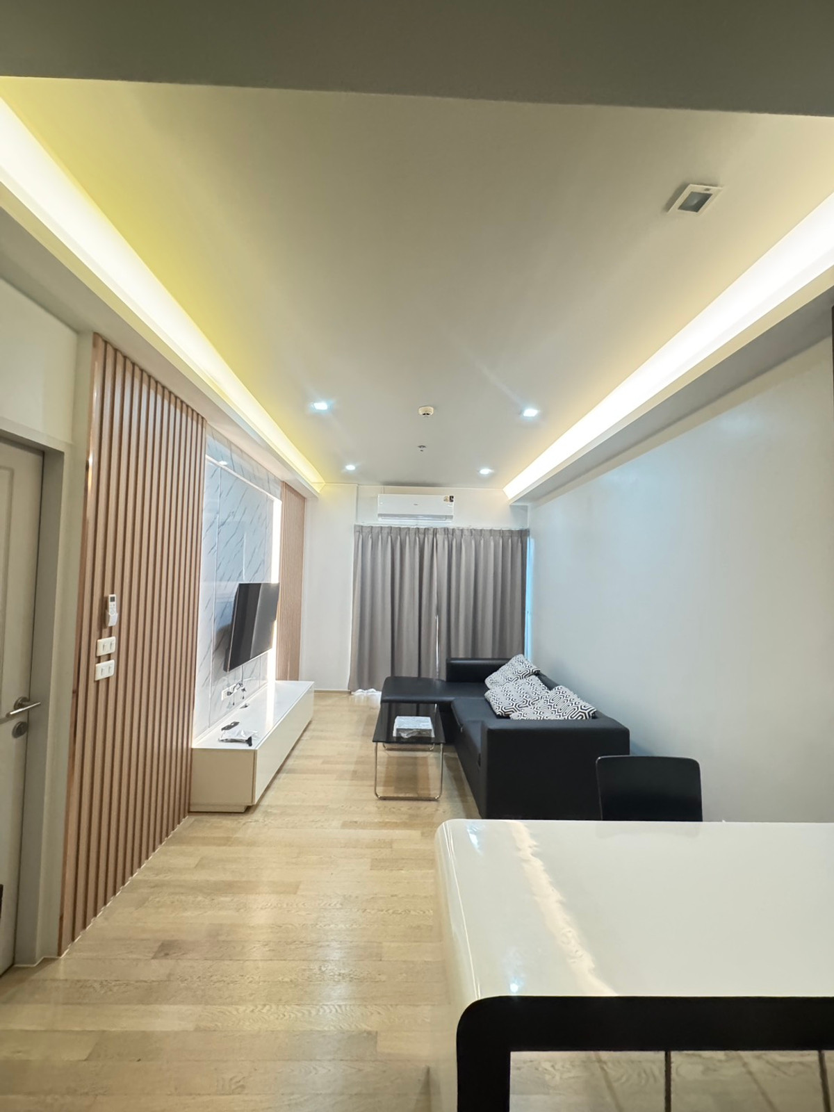 ให้เช่าคอนโดสุขุมวิท อโศก ทองหล่อ : คอนโด 1 ห้องนอน 1 ห้องน้ำ 50 ตรม ที่ Noble Refine ให้เช่า 30,000 บาทต่อเดือน สุขุมวิท ซอย 26 สถานีรถไฟฟ้าพร้อมพงษ์