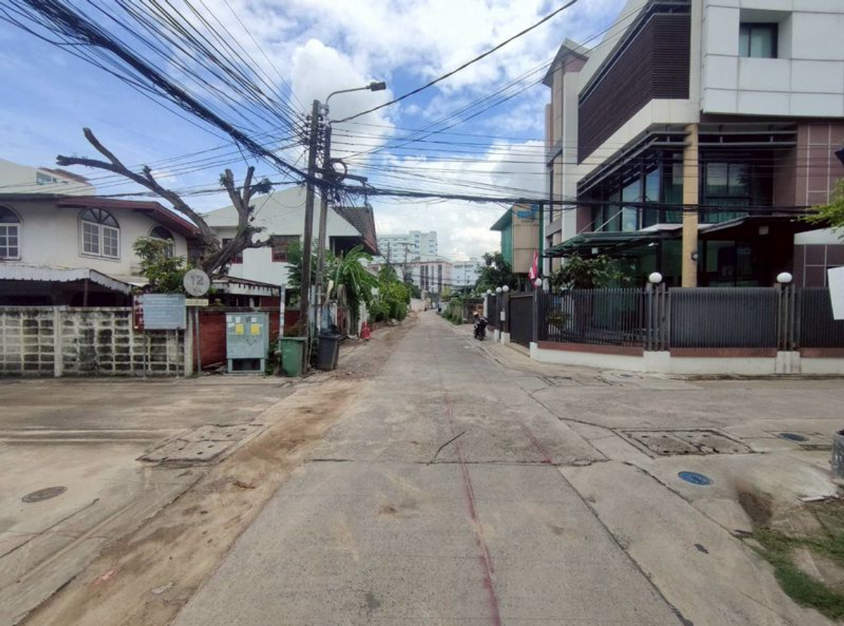 ขายบ้านนนทบุรี บางใหญ่ บางบัวทอง : ขายบ้านเดี่ยว 2 ชั้น หลังมุม ใกล้เดอะมอลล์งามวงศ์วาน เนื้อที่ 65 ตารางวา แขวงบางเขน เขตเมืองนนทบุรี จังหวัดนนทบุรี